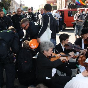 Räumung einer Sitzblockade in Neuruppin